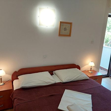 Bed and Breakfast Pansion Klaudija Цриквеница Экстерьер фото