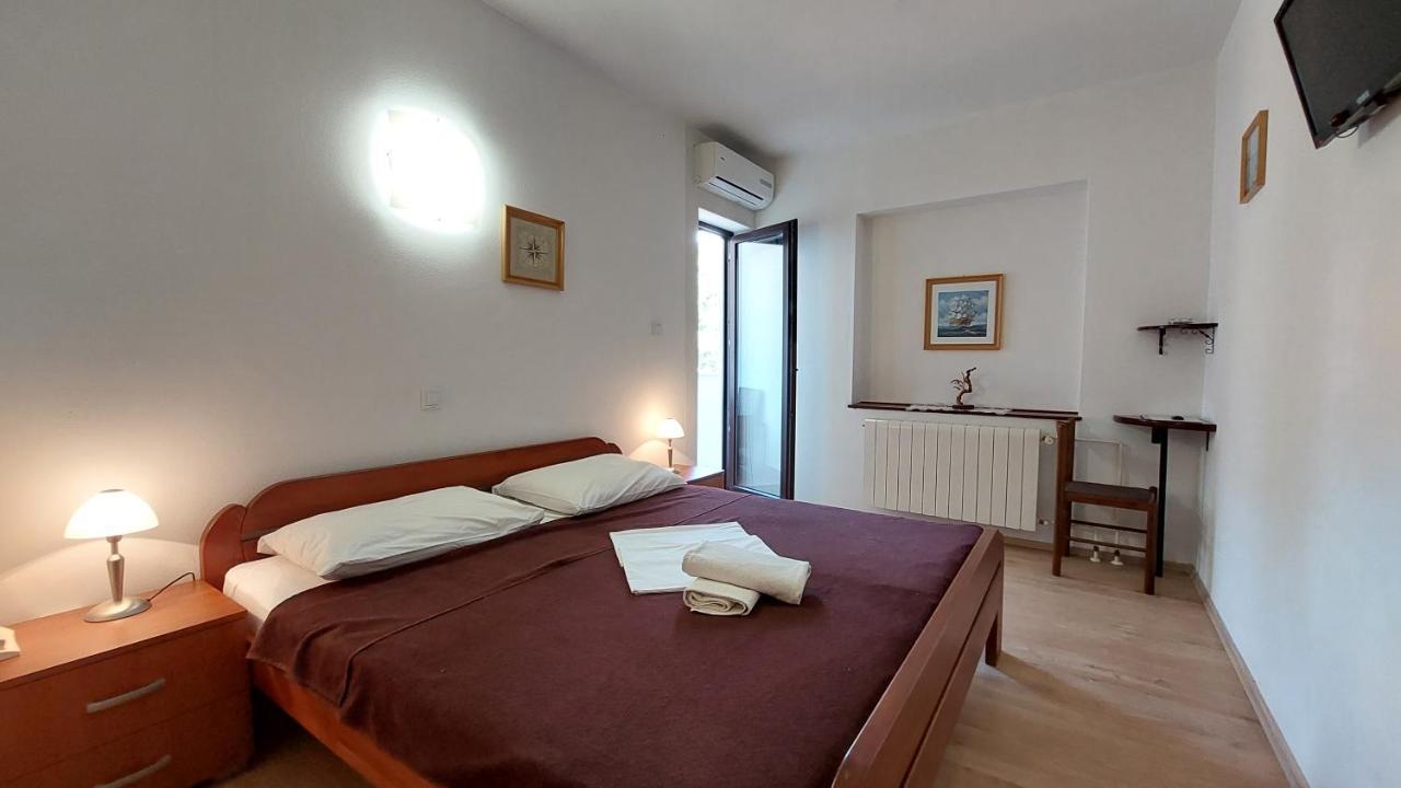 Bed and Breakfast Pansion Klaudija Цриквеница Экстерьер фото