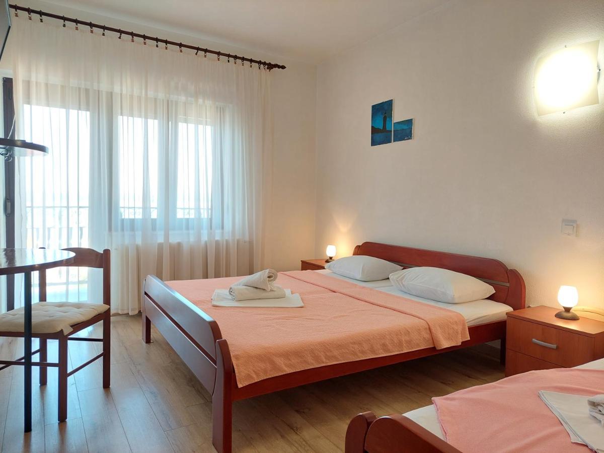 Bed and Breakfast Pansion Klaudija Цриквеница Экстерьер фото