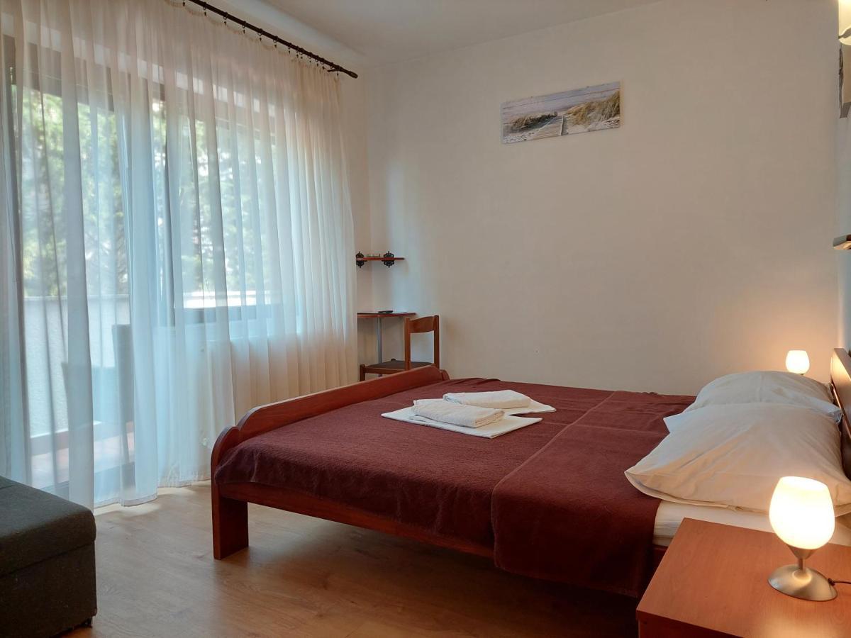 Bed and Breakfast Pansion Klaudija Цриквеница Экстерьер фото